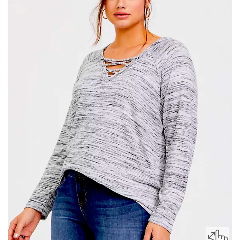 SUPER SOFT PLUSH LIGHT GREY SPACE-DYE CRISSCROSS HOODIE